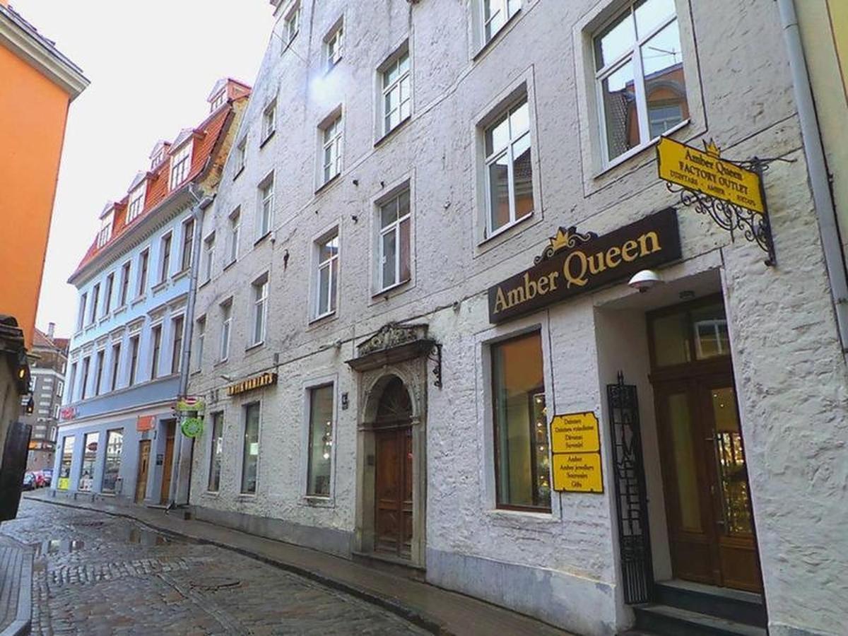 Old - 4 Bedroom *